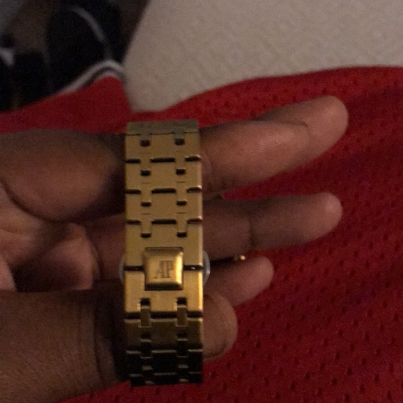 AP watch - Picture 2 of 3